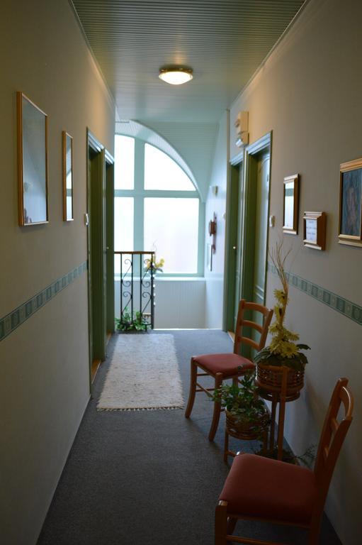 Bed and Breakfast Muskátli Panzió Győr Exterior foto